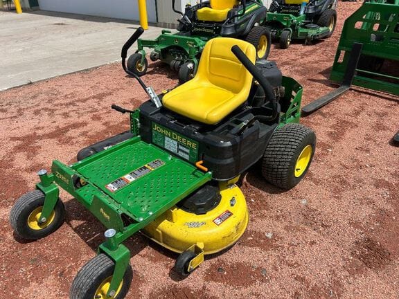 2018 John Deere Z335E Equipment Image0