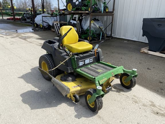 Image of John Deere Z535M equipment image 1