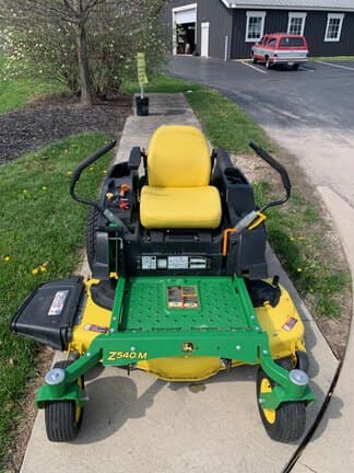 Image of John Deere Z540M equipment image 2