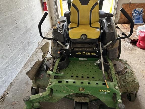 Image of John Deere Z930M equipment image 1