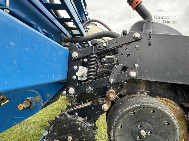 Image of Kinze 3660 equipment image 3