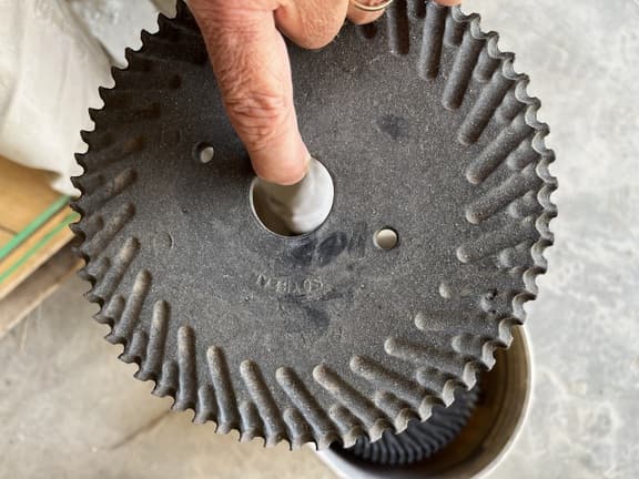 Image of Kinze 3700 equipment image 3