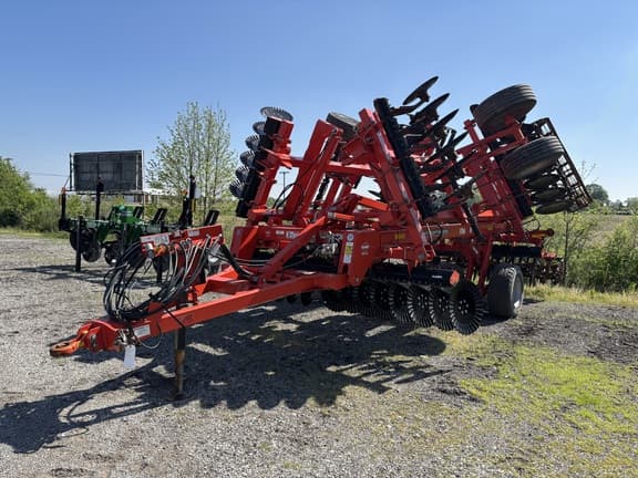 Image of Kuhn Krause Interceptor 8050 equipment image 2