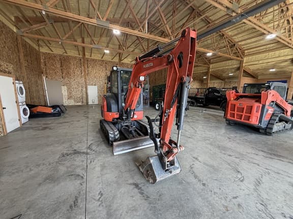 Image of Kubota KX033-4 equipment image 3
