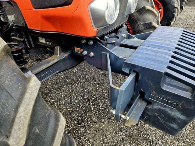 Image of Kubota M6-141 equipment image 3