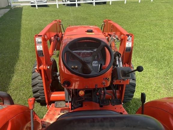 Image of Kubota MX4800 equipment image 4