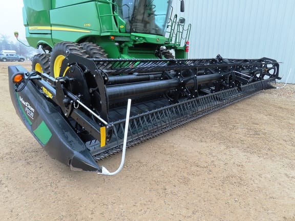 2018 MacDon FD130 Equipment Image0