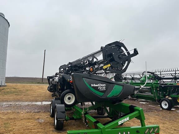 Image of MacDon FD130 equipment image 2