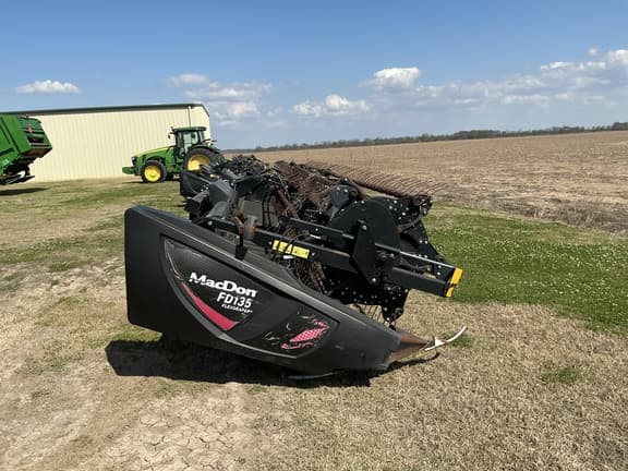 Image of MacDon FD135 equipment image 2