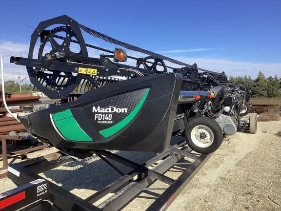 Image of MacDon FD140 equipment image 2