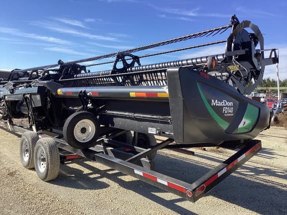 Image of MacDon FD140 equipment image 4