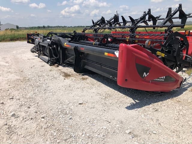 Image of MacDon FD75-S equipment image 2