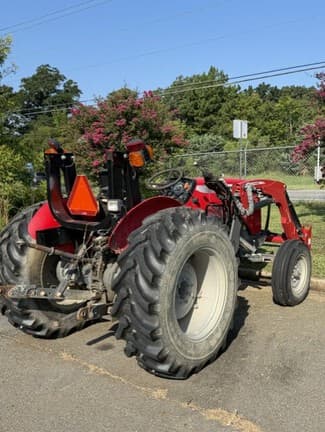 Image of Massey Ferguson 2607H equipment image 2