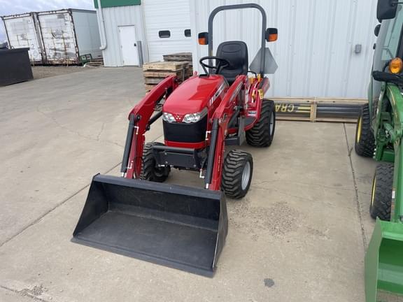 Image of Massey Ferguson GC1705 equipment image 4