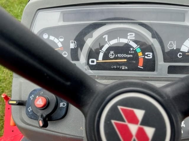 Image of Massey Ferguson GC1705 equipment image 4