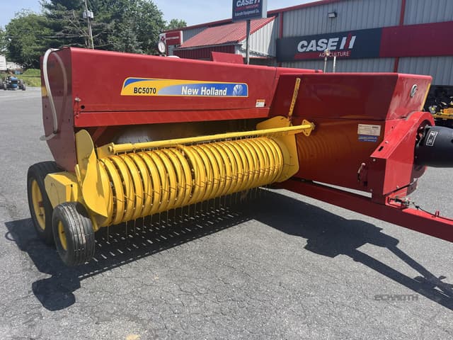 Image of New Holland BC5070 equipment image 2