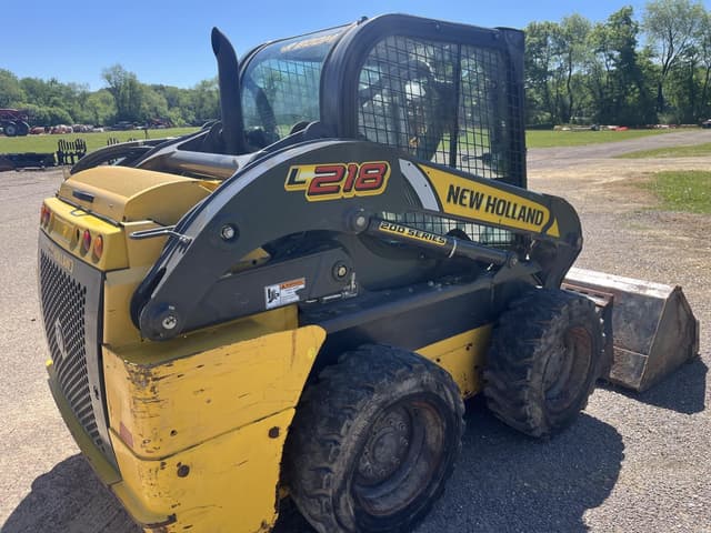 Image of New Holland L218 equipment image 3