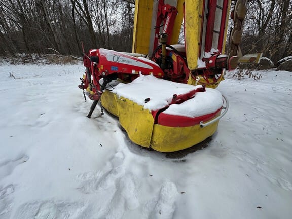 2018 Pottinger Novacat 351 Equipment Image0