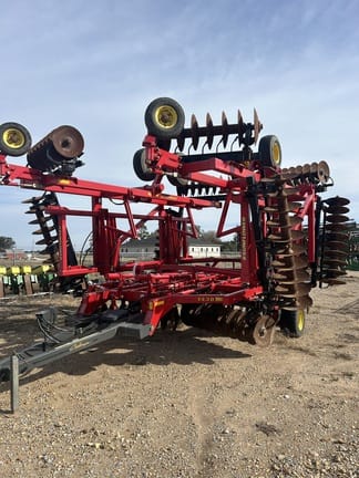 2018 Sunflower 1436 Equipment Image0