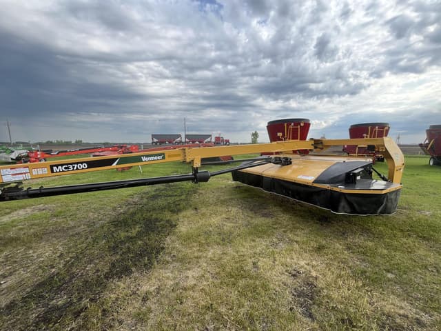 Image of Vermeer MC3700 equipment image 4