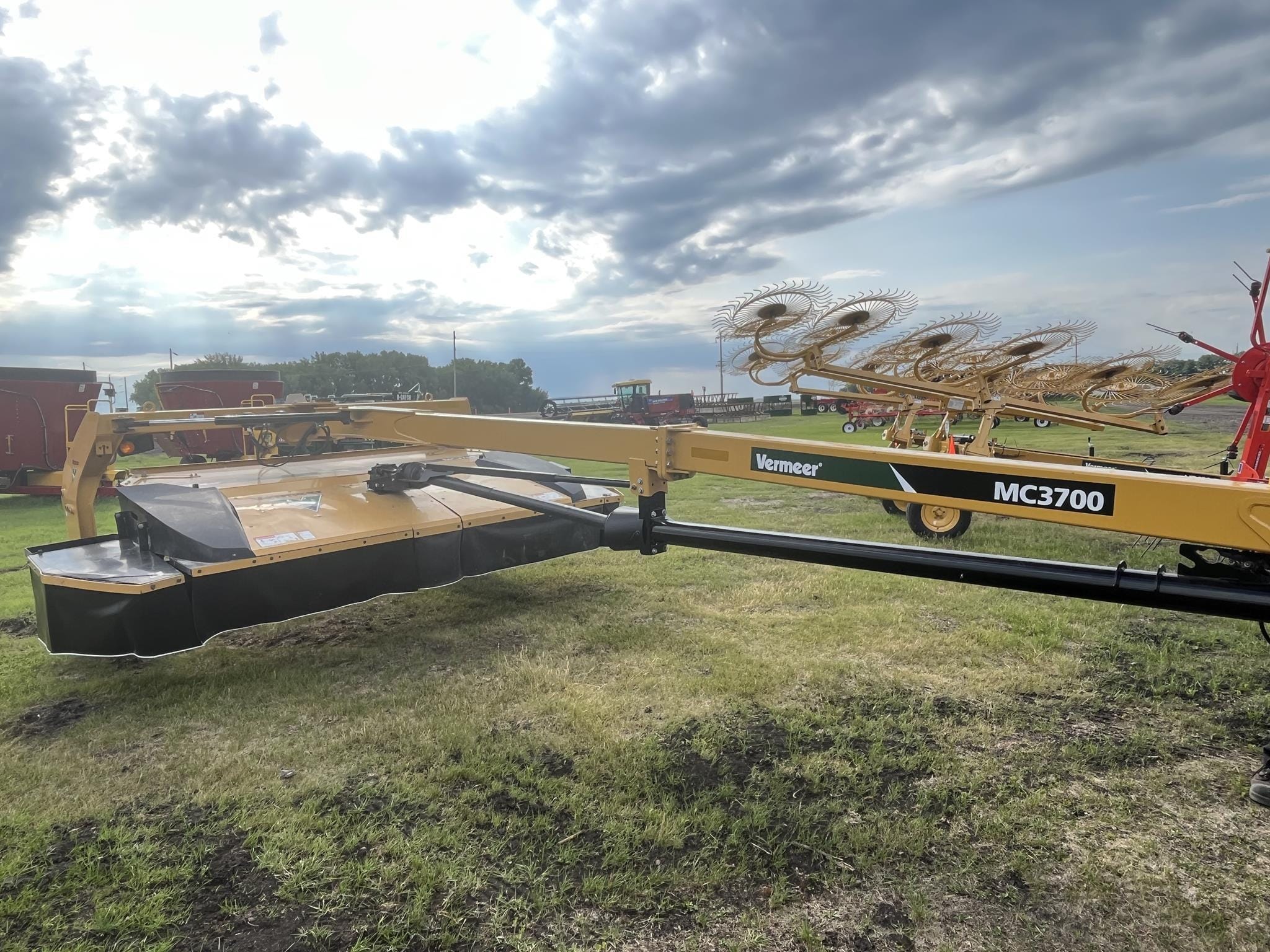 2018 Vermeer MC3700 Equipment Image0