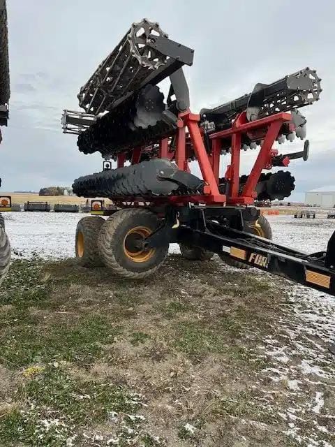 2018 Versatile Fury HS300 Equipment Image0