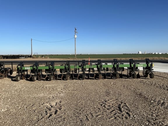 2019 B&H 9100 Equipment Image0