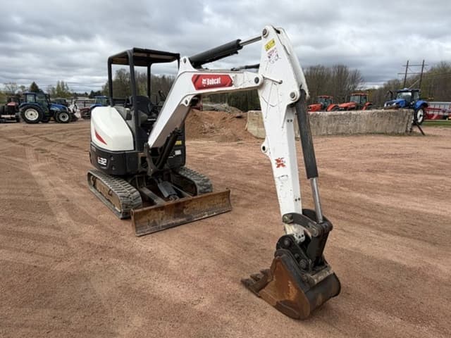 Image of Bobcat E32i equipment image 2