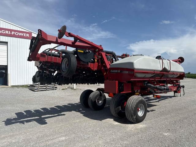 Image of Case IH 1245 equipment image 2