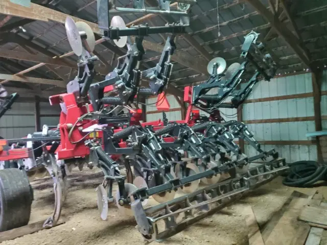 Image of Case IH Ecolo-Tiger 875 equipment image 4