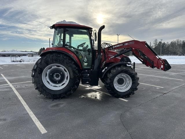 Image of Case IH Farmall 110C equipment image 3