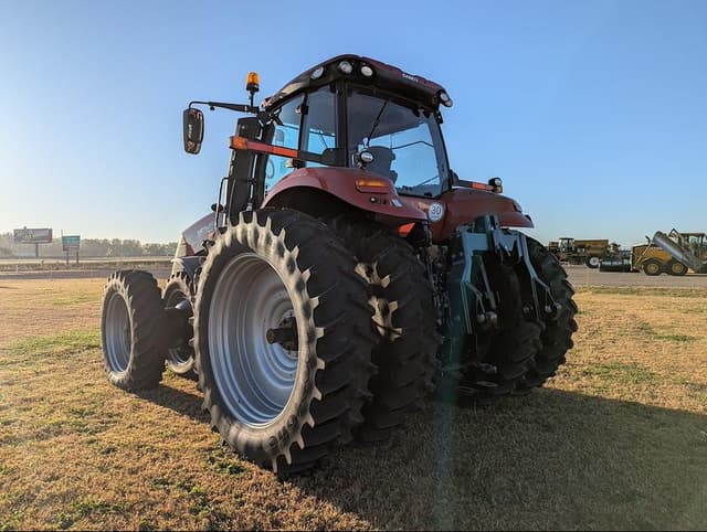 Image of Case IH Magnum 340 equipment image 2