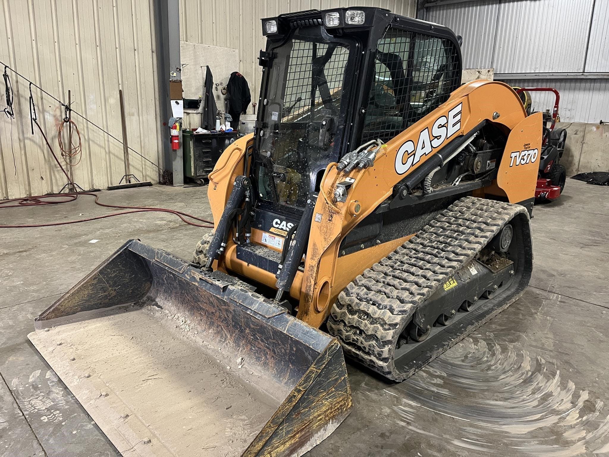 2019 Case TV370 Equipment Image0