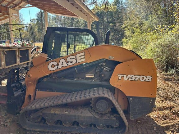 2019 Case TV370B Equipment Image0