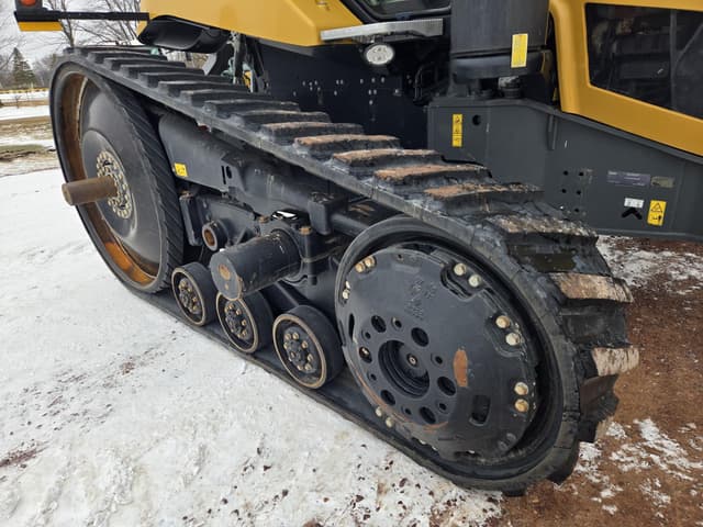 Image of Challenger MT738 equipment image 4