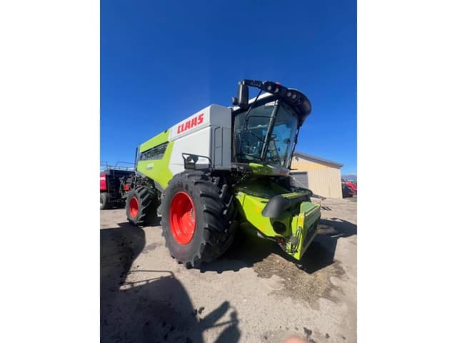 Image of CLAAS Lexion 8600 equipment image 2