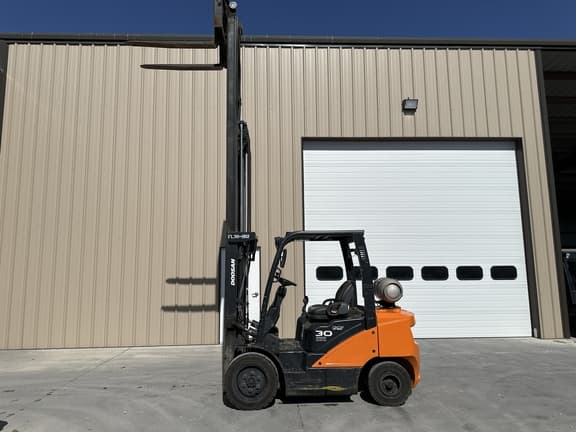 Image of  Doosan G30N-7 equipment image 2