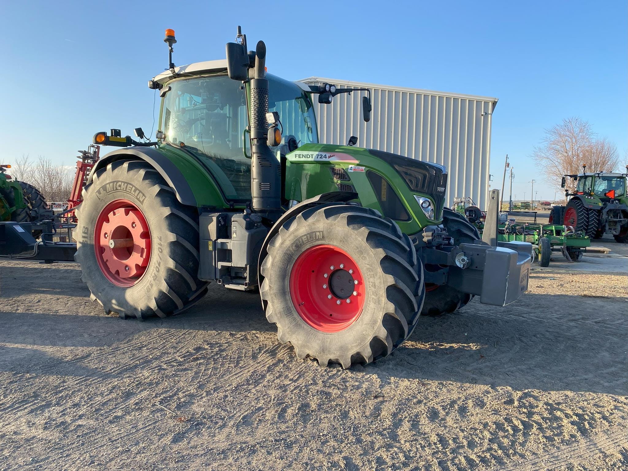 2019 Fendt 724 Vario Equipment Image0