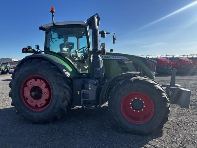 Image of Fendt 724 Vario equipment image 2
