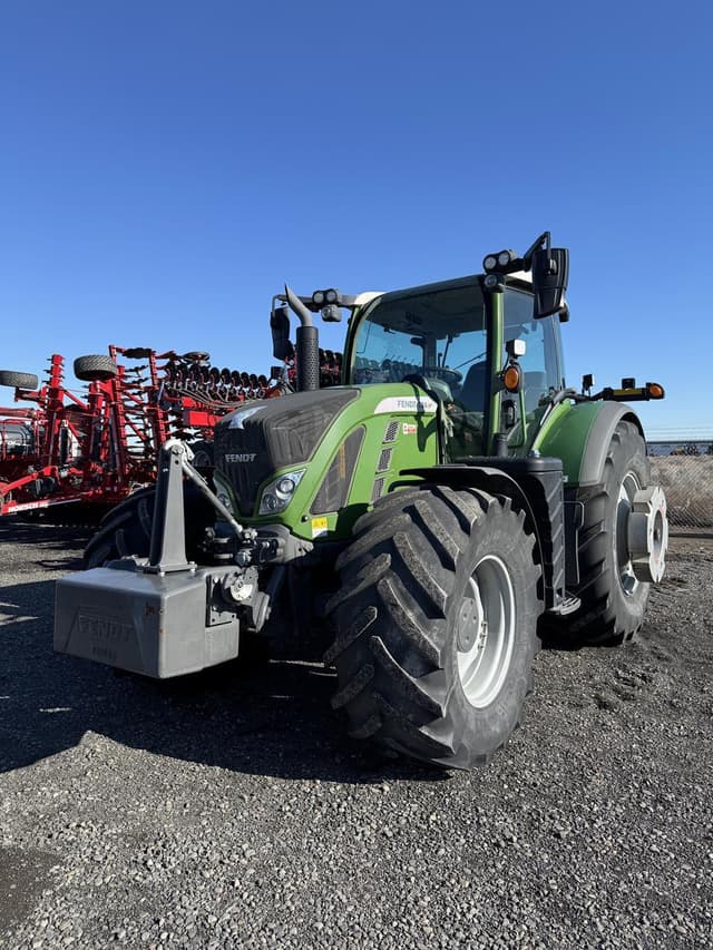 Image of Fendt 724 Vario equipment image 1