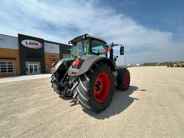 Image of Fendt 824 Vario equipment image 4
