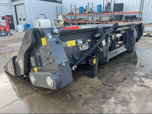 Image of Gleaner Command 3308 equipment image 2