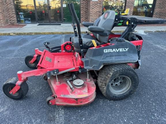 Image of Gravely Pro-Turn 460 equipment image 1