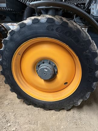 Image of Hagie STS10 equipment image 3