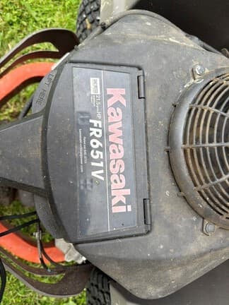 Image of Husqvarna Z248F equipment image 4