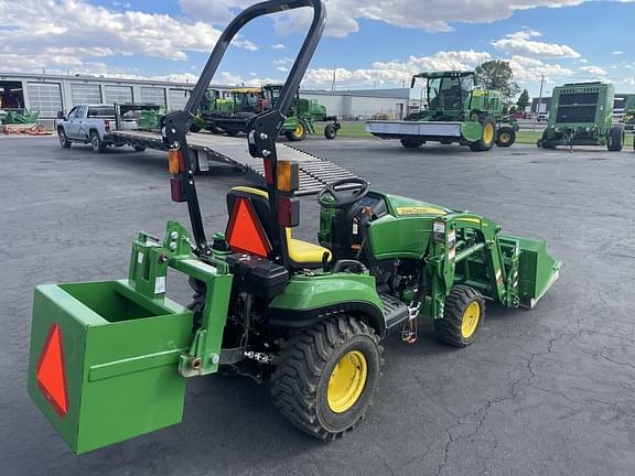 Image of John Deere 1023E equipment image 2