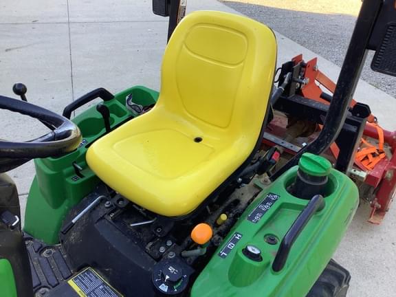 Image of John Deere 1023E equipment image 3