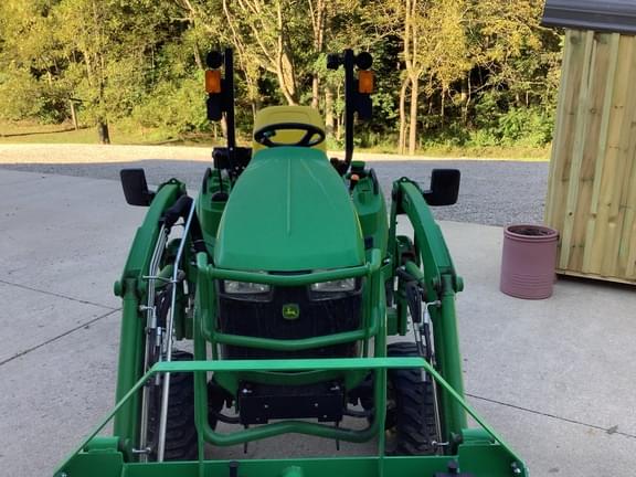 Image of John Deere 1023E equipment image 2