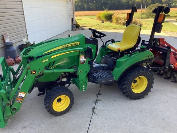 2019 John Deere 1023E Equipment Image0
