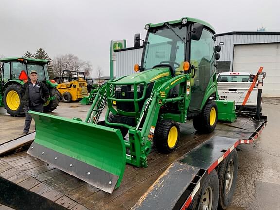 Image of John Deere 1025R equipment image 3